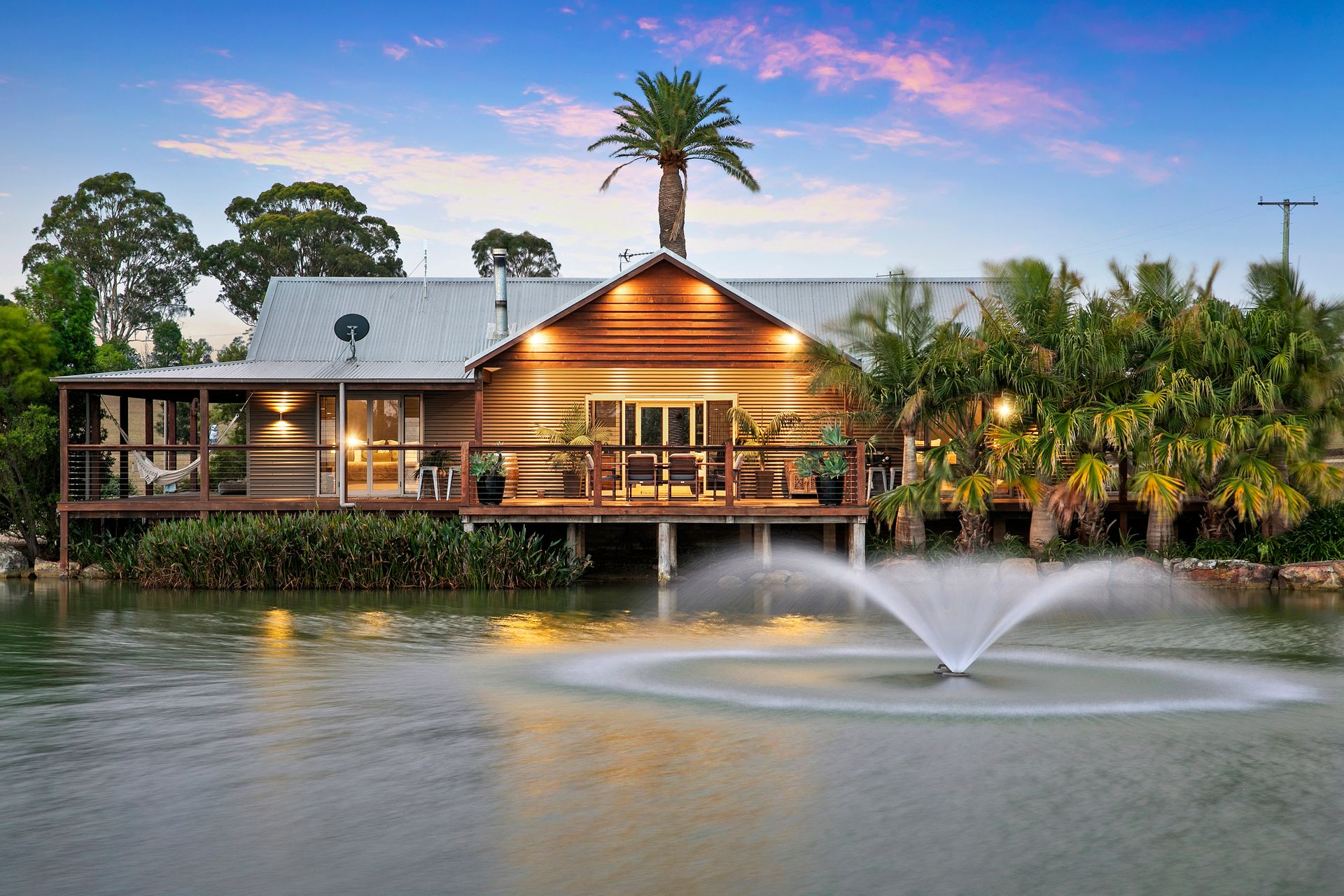 Lilies on Lovedale –  Estate 5* with heated Pool and Heated 4 person Spa