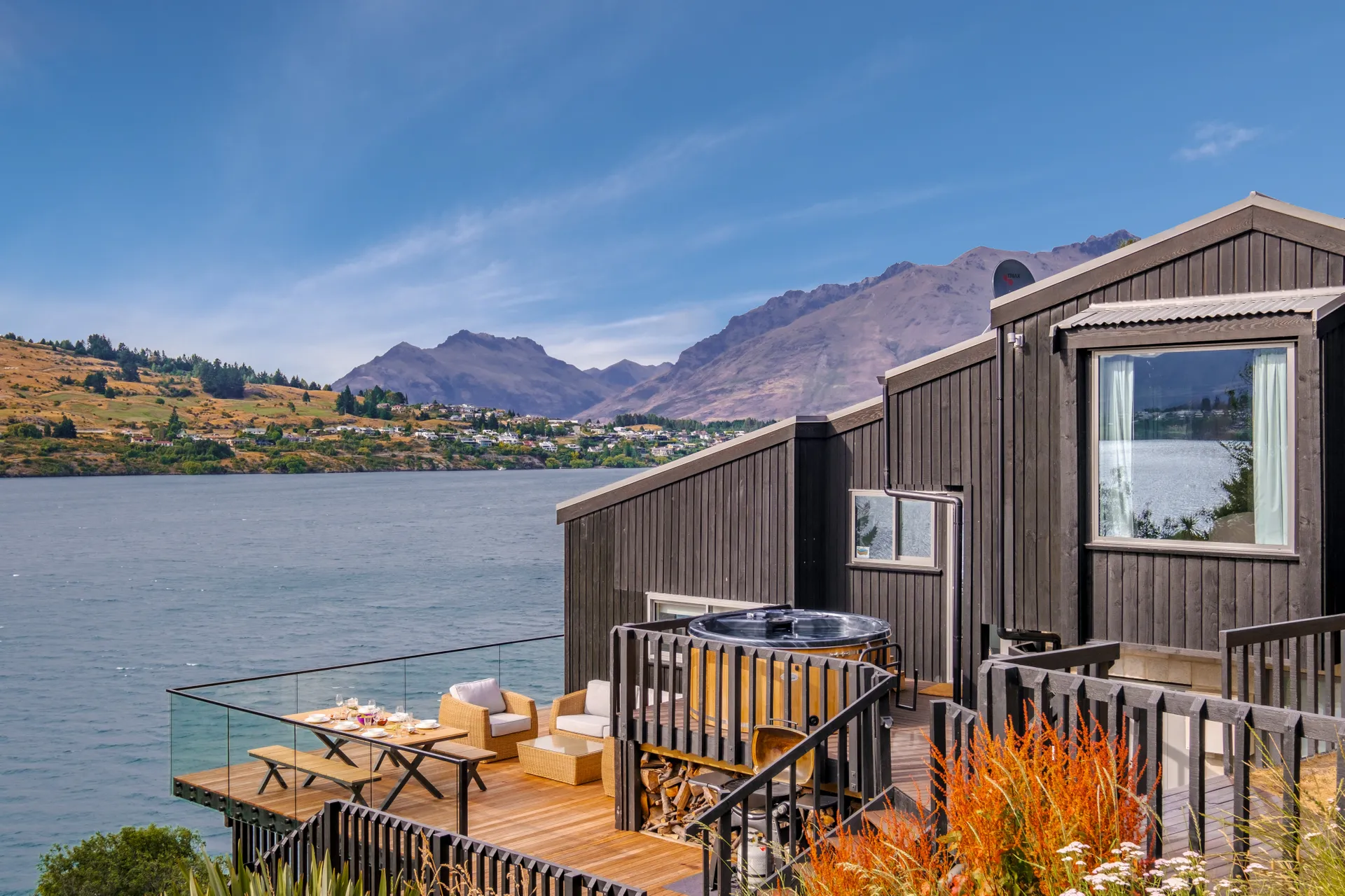 Queenstown Lakefront Dream | 3 Bed