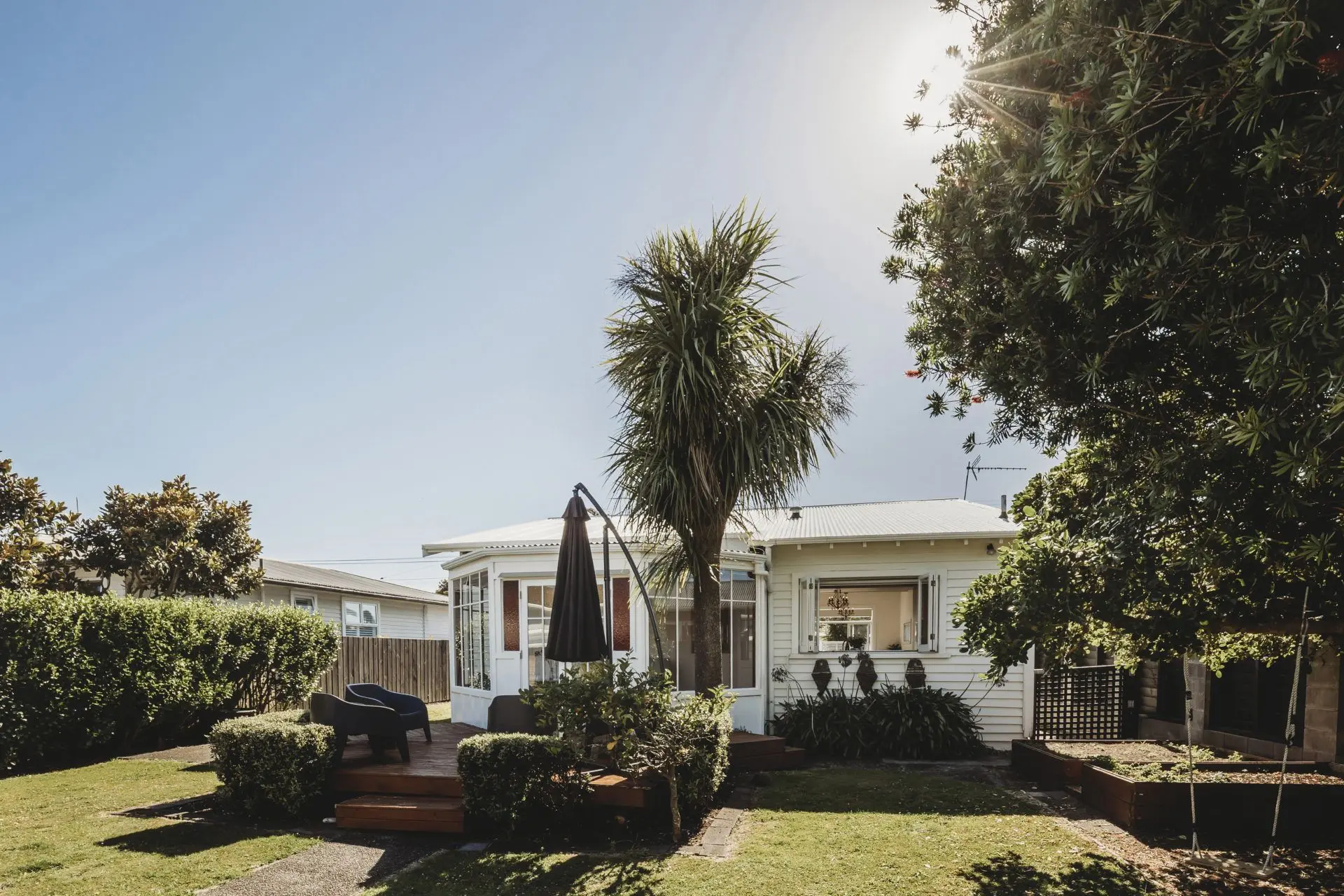 ROPIHA RETREAT CLOSE TO FITZROY BEACH