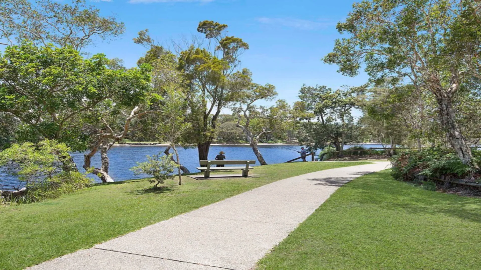 LAKE HOUSE