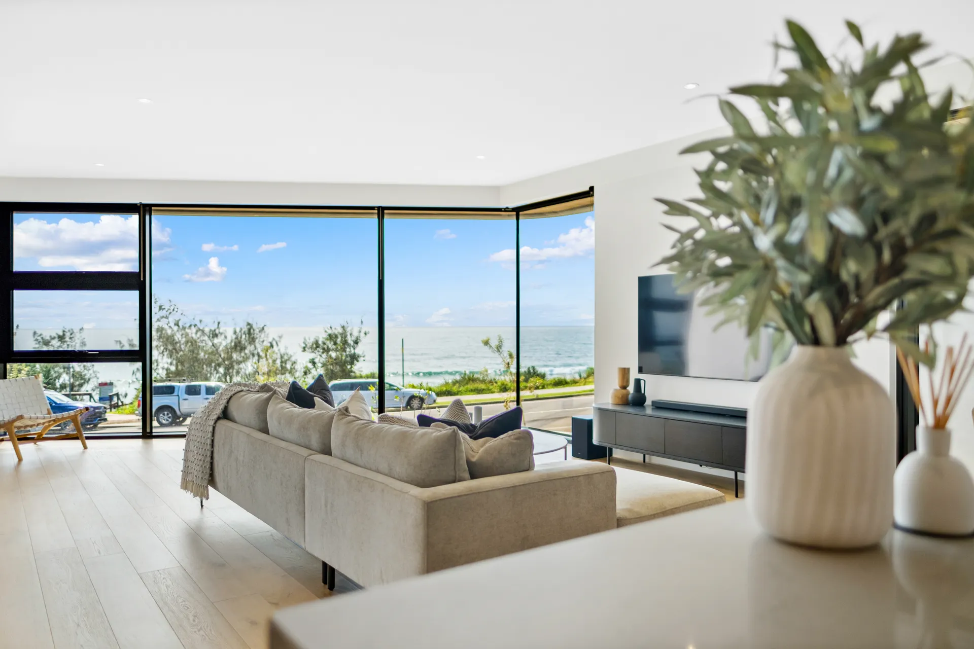 Coolum Luxe Apt First Bay