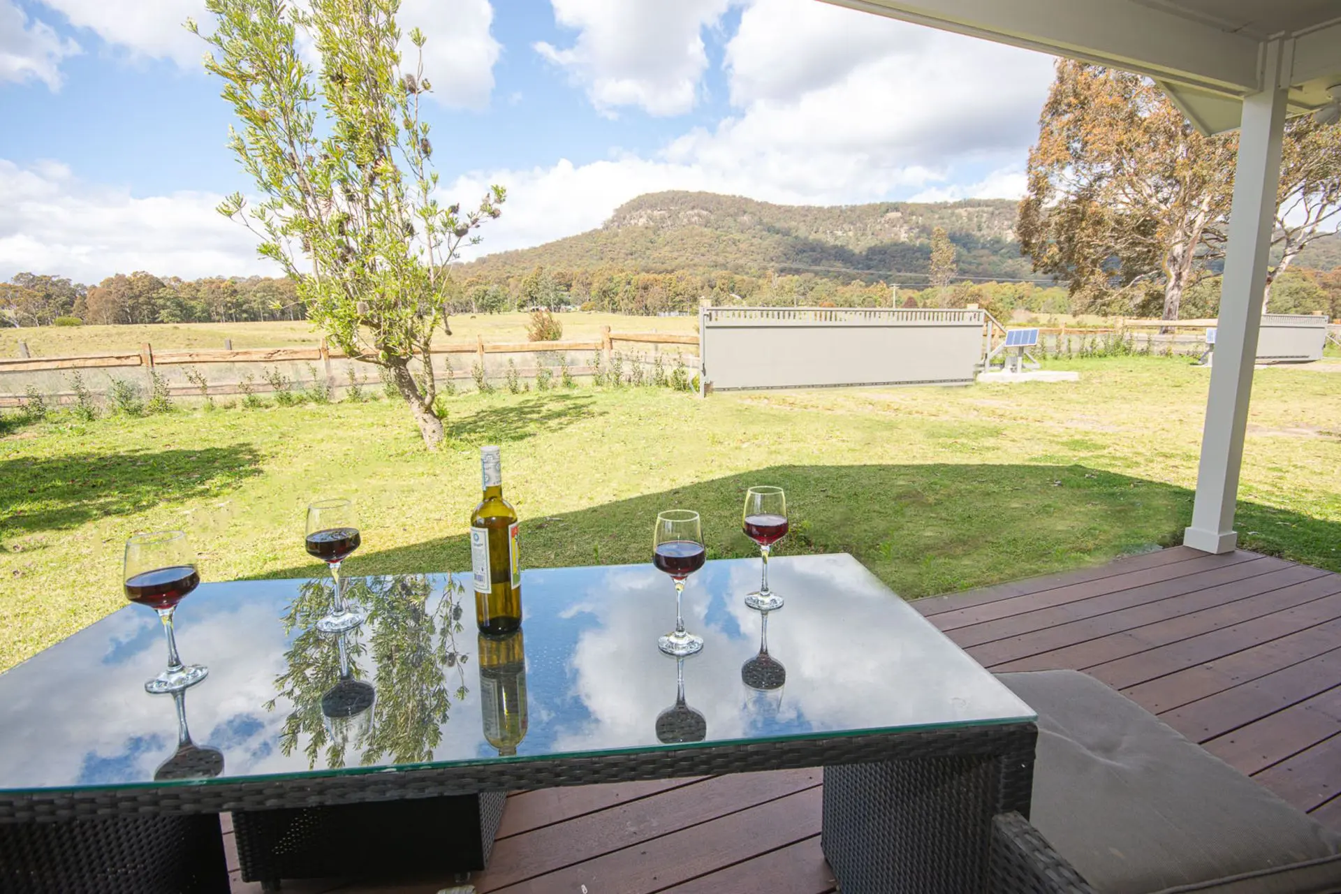 Hunter Valley Luxury Farm Stay with Stunning Mountain Vistas