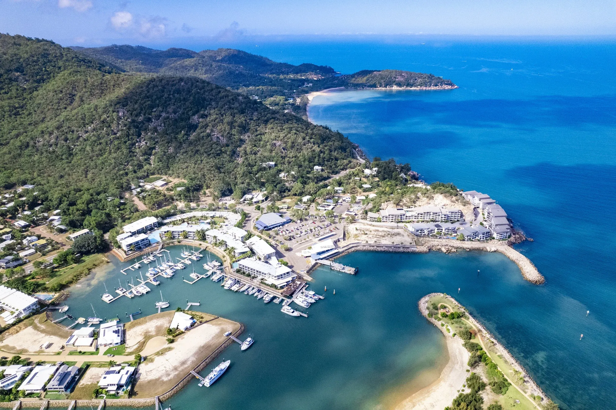 Explore Main Bays | Alloggio